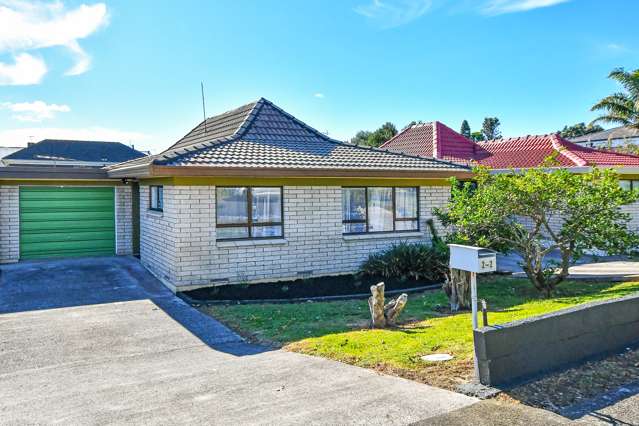 2/2 Grande Vue Road Papatoetoe_1