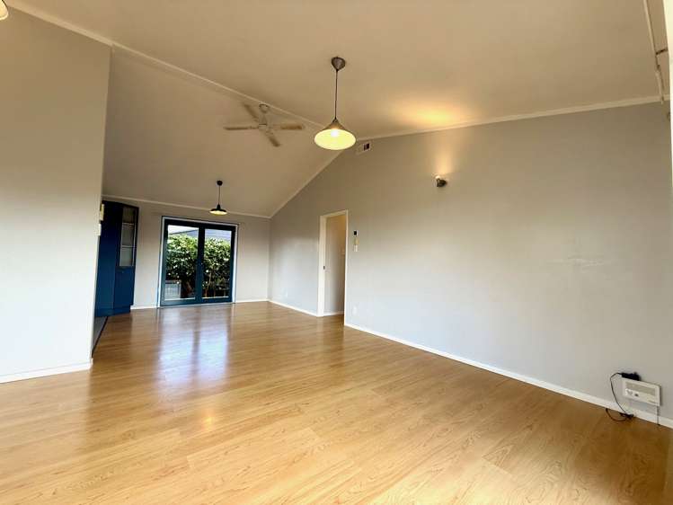 26 Manukau Road Raglan_11