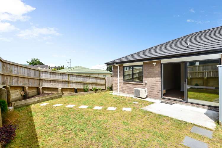 2/33 Cowley Drive Temple View_17