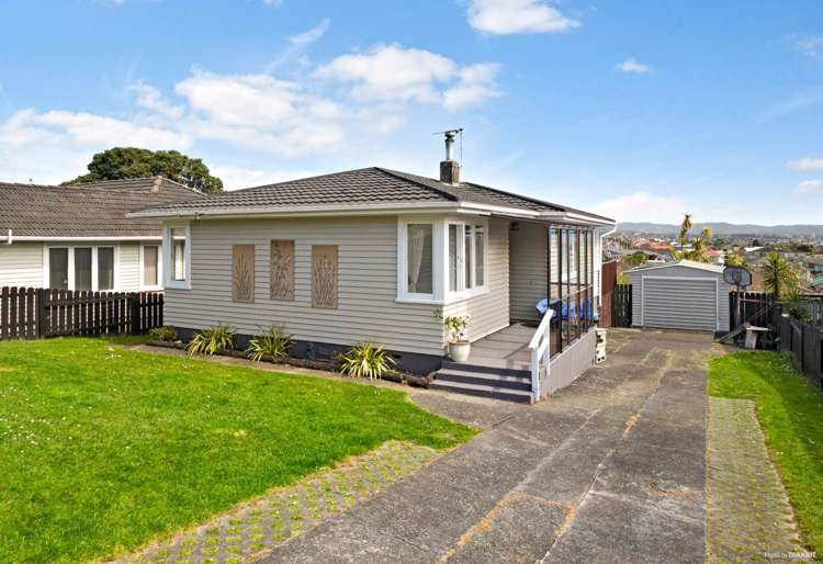 8 Mcfadzean Drive Blockhouse Bay_1