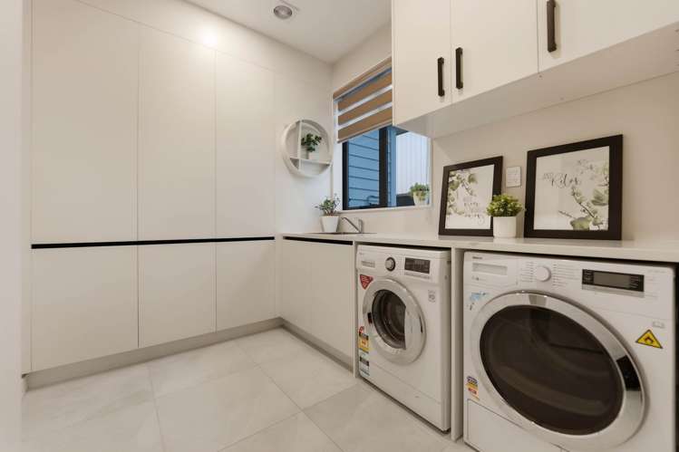 26 Ridgehill Rise Flat Bush_29