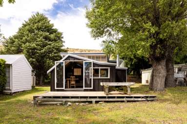 - Hut 43, Lake Alexandrina, South End Settlement_1