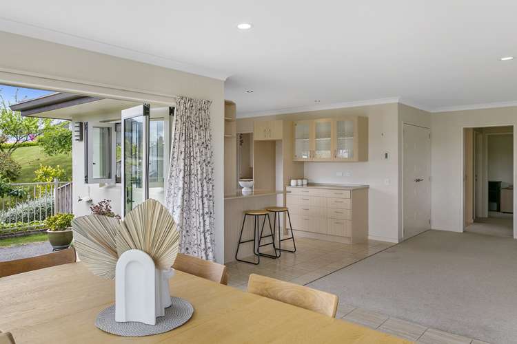 24 Botanical Heights Drive Waipahihi_16