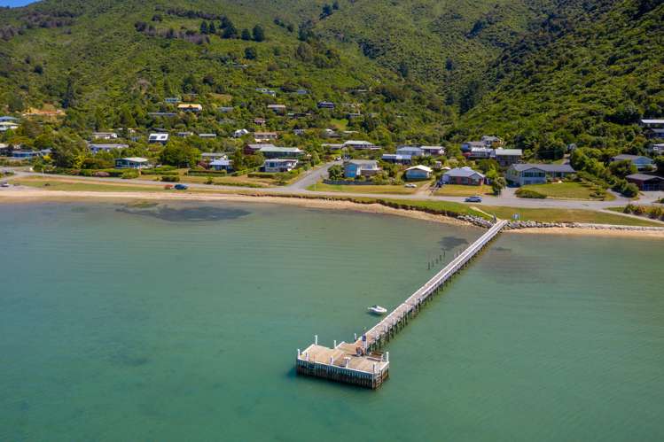 20 Tirimoana Terrace Anakiwa and Surrounds_19