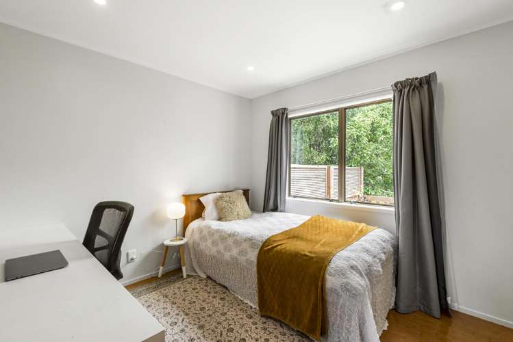 5 Saddleback Rise Murrays Bay_12