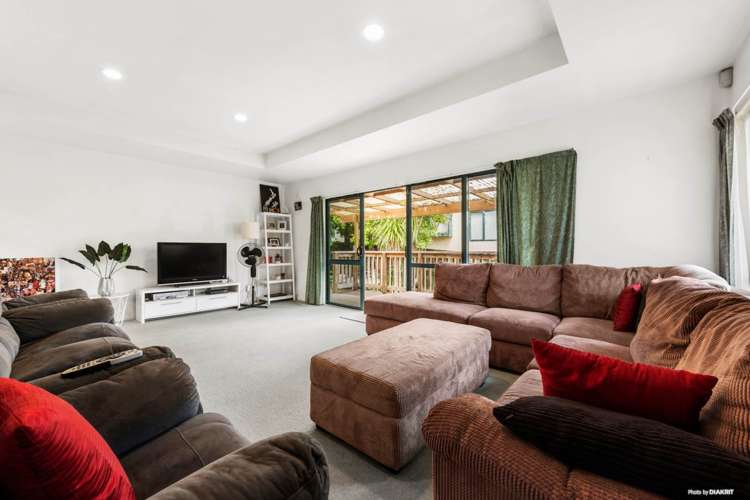 120b Triangle Road Massey_17