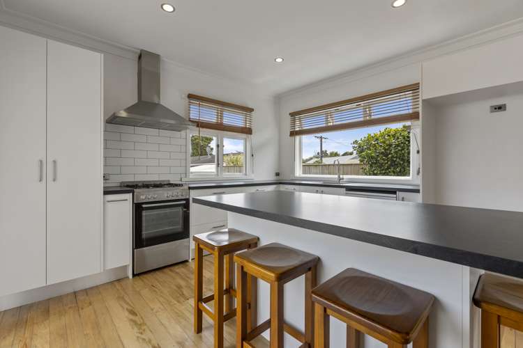 130 Seaview Road Westown_6