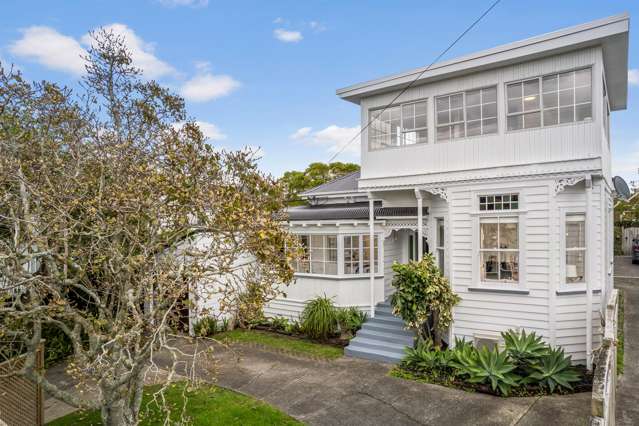 Welcome to Barra - a Northcote Point Gem