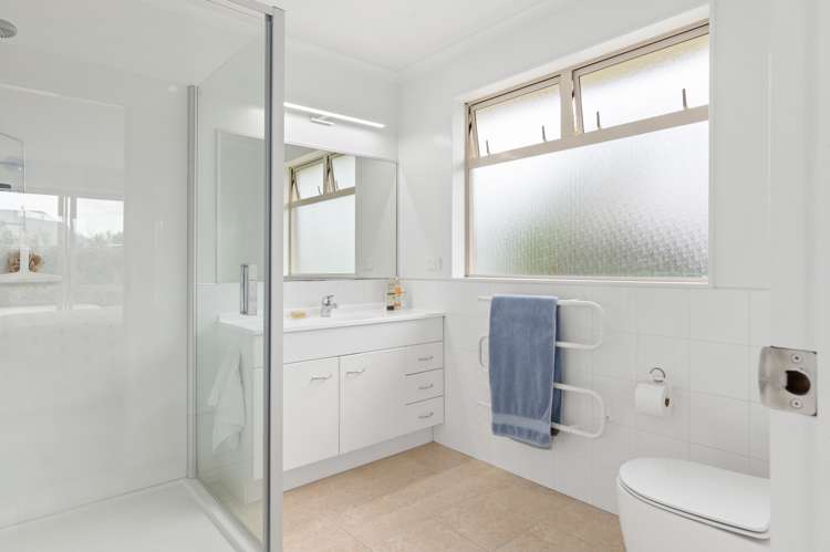 88 Huntington Drive Huntington_17