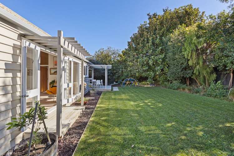 17 Lydia Avenue Northcote_8