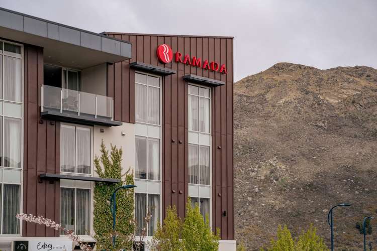 205 & 206/24 Hawthorne Drive Frankton_23