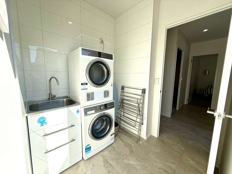 11/12 Stewart Street Raglan_35