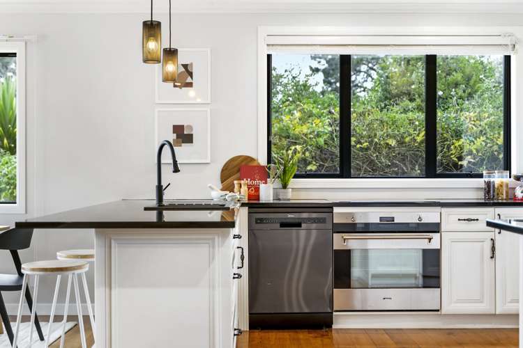 35 Waterbank Crescent Waterview_4