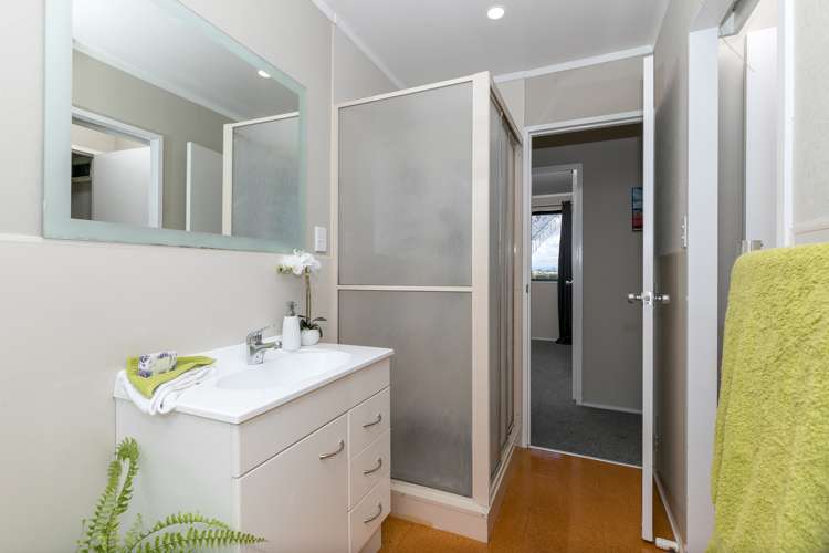 43 Baverstock Road Nawton_12