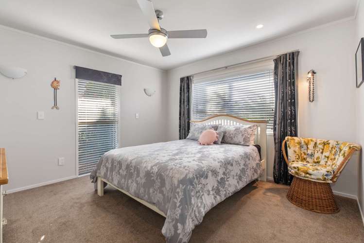 6 Tyrian Close Half Moon Bay_8