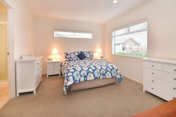 8 Chalmers Close Orewa_10