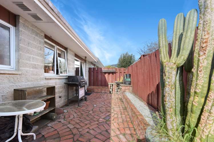 2/8 Exeter Street Stoke_10