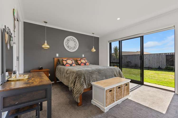 32 Honeyfield Drive Whalers Gate_21