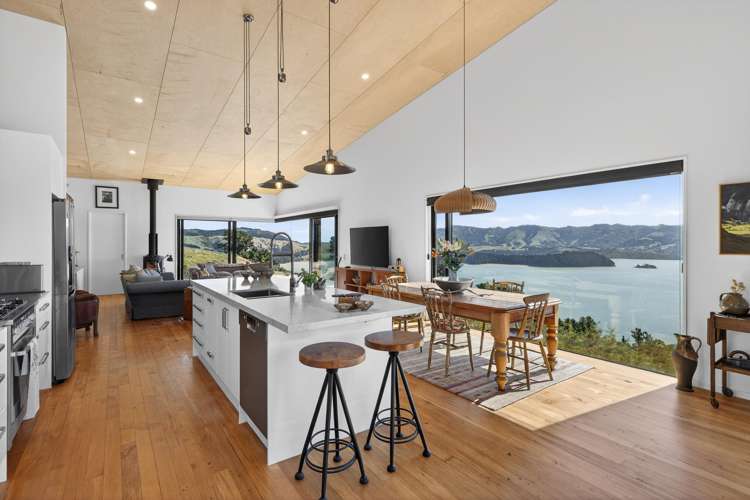 18 Doris Faigan Lane Charteris Bay_13