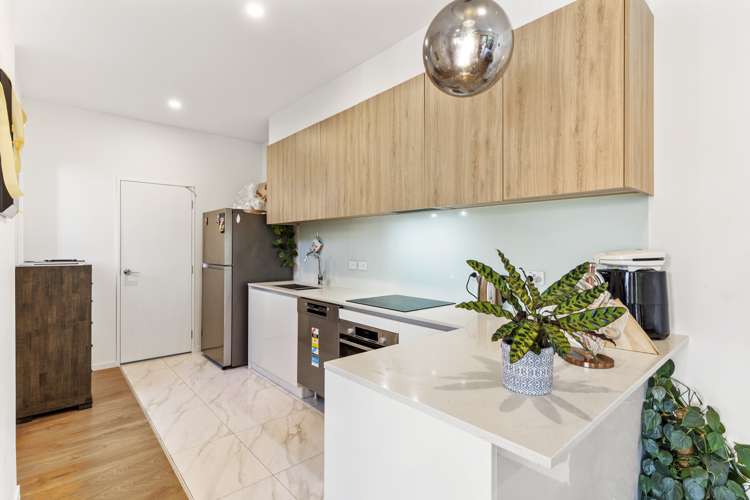 16/26 Springvale Drive Fairview Heights North Shore City Houses