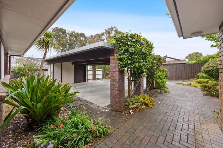 33 Voltaire Court Botany Downs_26