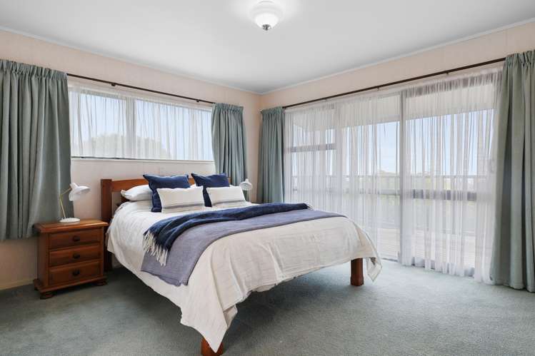 9 Bracken Row Rangatira Park_14