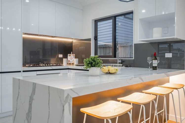 8 Rathfarnham Road Flat Bush_22