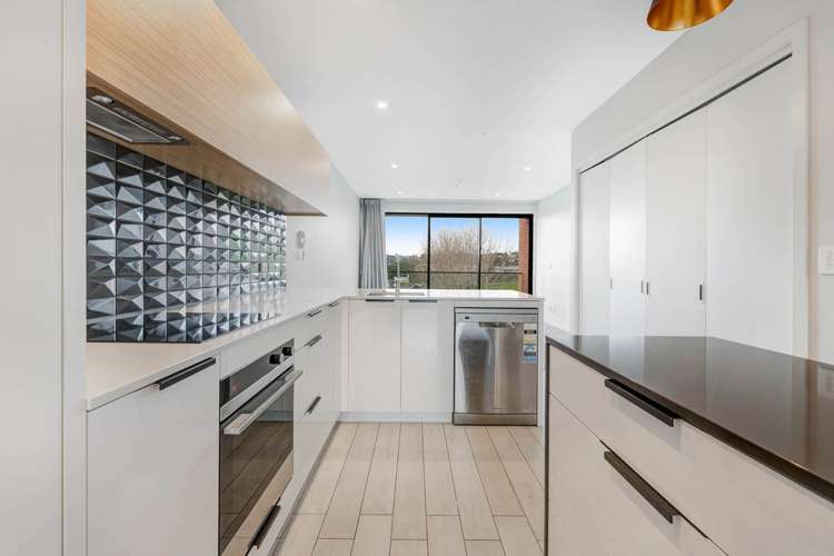 20/4 Stables Lane Silverdale_8