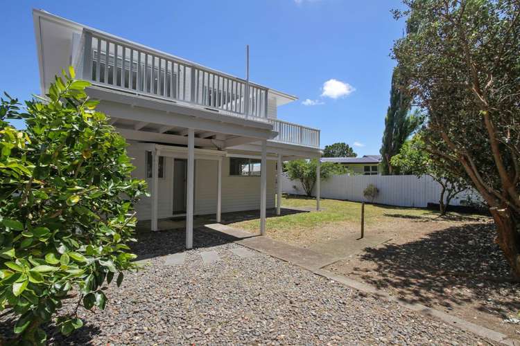 2/80 Cascades Road Pakuranga Heights_18