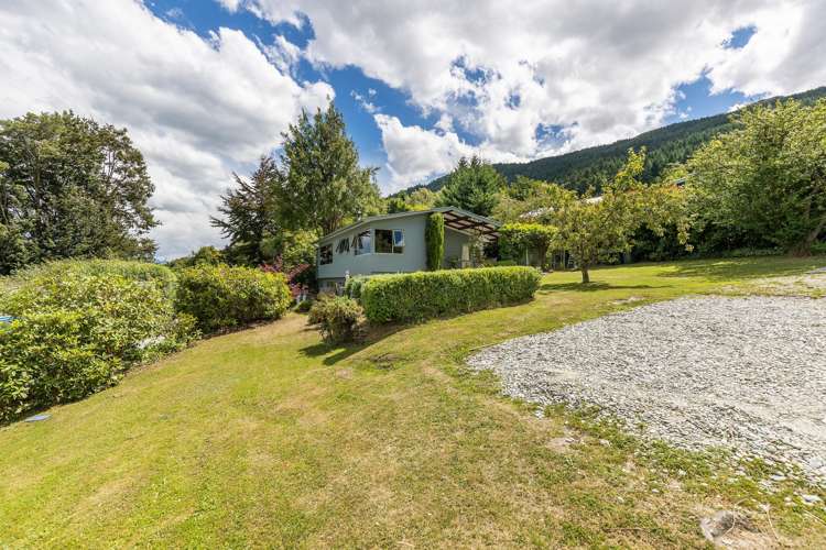 33 Larch Hill Place Queenstown_1