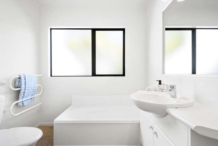 2/100A Verran Road Birkdale_12