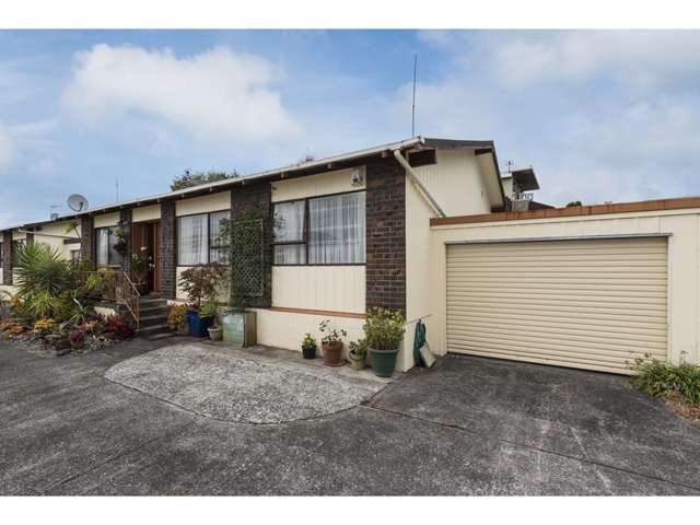 2/86 Roberts Road Te Atatu South_1