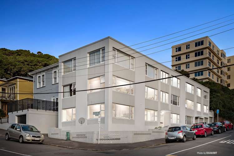 8/117 Austin Street Mount Victoria_9