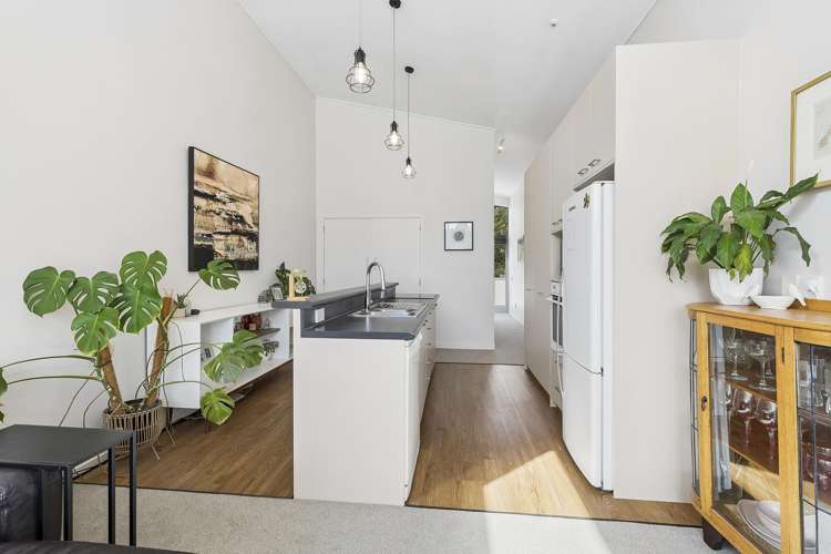 3/9 Broderick Road_4