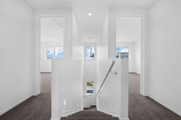 6 Longview Oak Lane Papakura_22