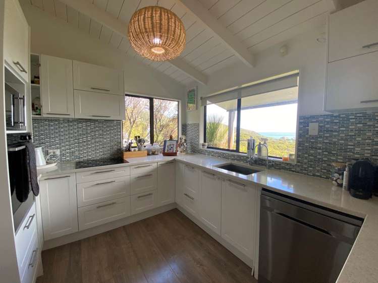 22 Pendrell Road Piha_9