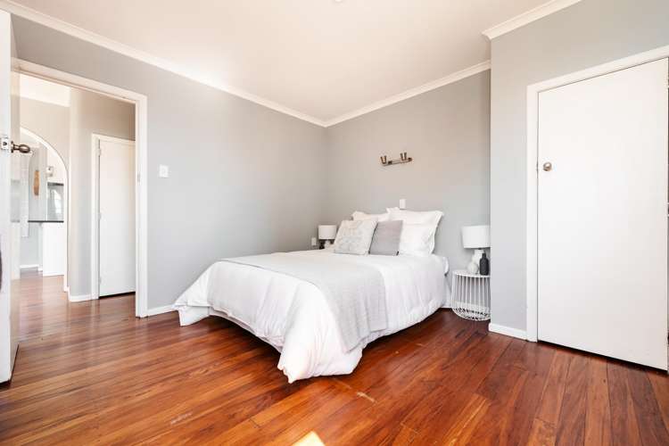 17A Stirling Grove Greerton_11