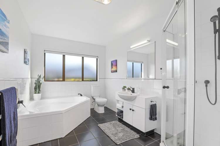 2/77 Harvey Street Waipahihi_17