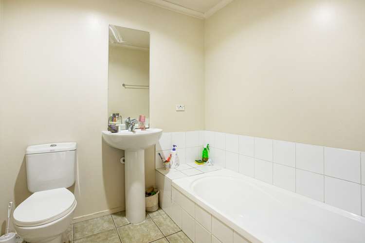 2/4 Keeling Road Henderson_12