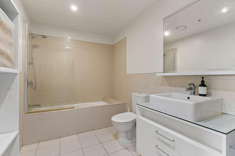 1004/30 Beach Road Auckland Central_8