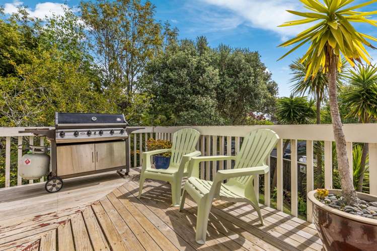 12 Finlow Drive Te Atatu South_11