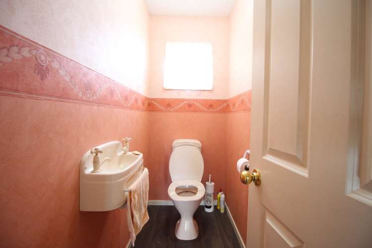 2 Fir Close Alexandra_14