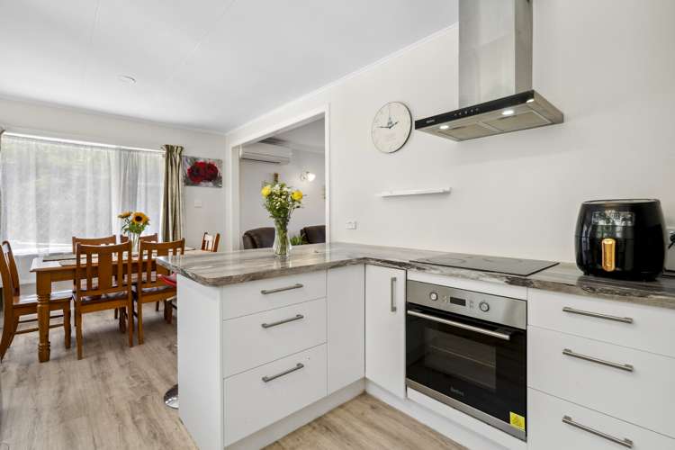 59 Lees Grove Wainuiomata_0