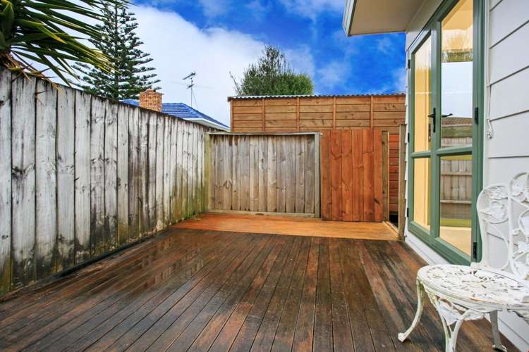 2/67 Lancaster Road Beach Haven_16