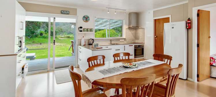 153 Patuwai Drive Whangamata_6