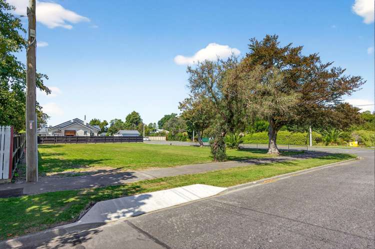 Lot Lots 1,2 and 3/- 23 Hogg Crescent Masterton_11