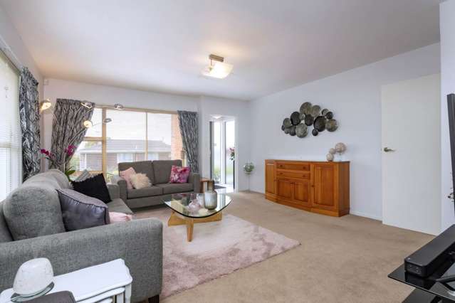 1/16 Longbill Place Glendene_2