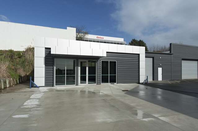 Units B & D, 36 Hillside Road Wairau Valley_4