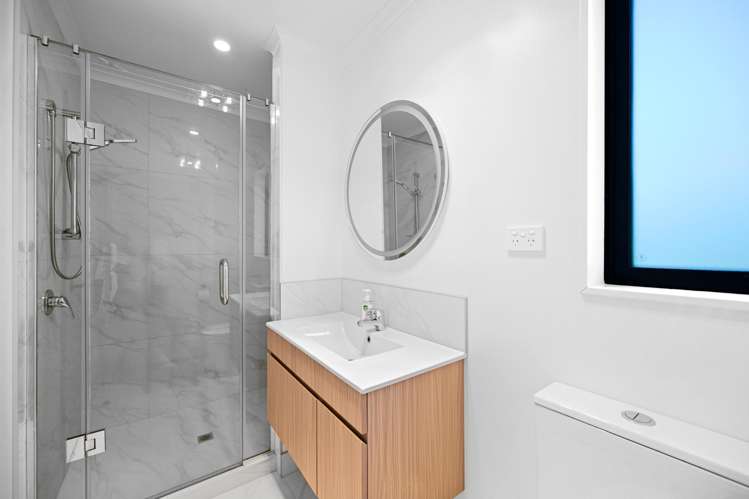 2A Oku Close Hillcrest_9