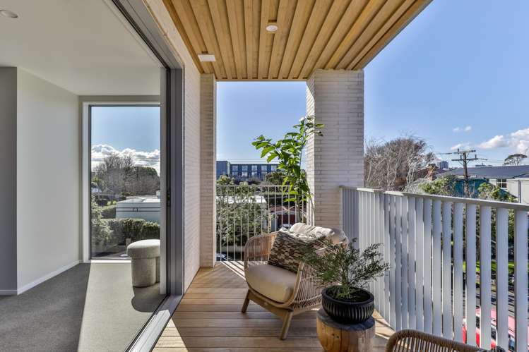 1/14 George Street Mount Eden_10